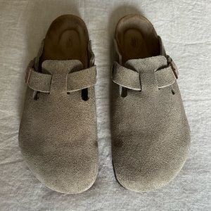 Boston Soft Footbed Taupe Suede
